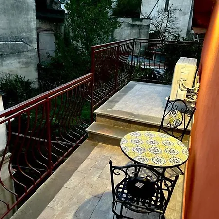 Donna France Apartment *